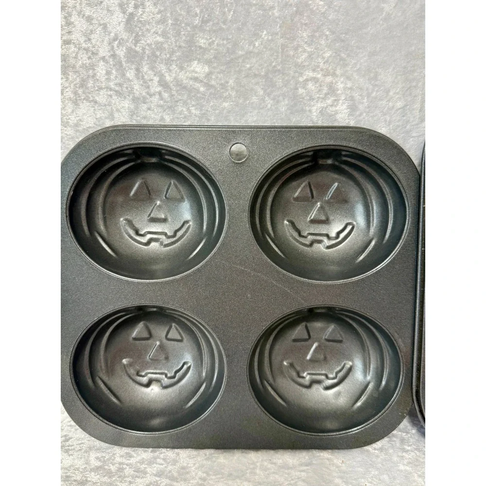 Halloween Baking Pan Set Skull Jack-O-Lantern Pumpkin Acorn Silicone Metal 3pc